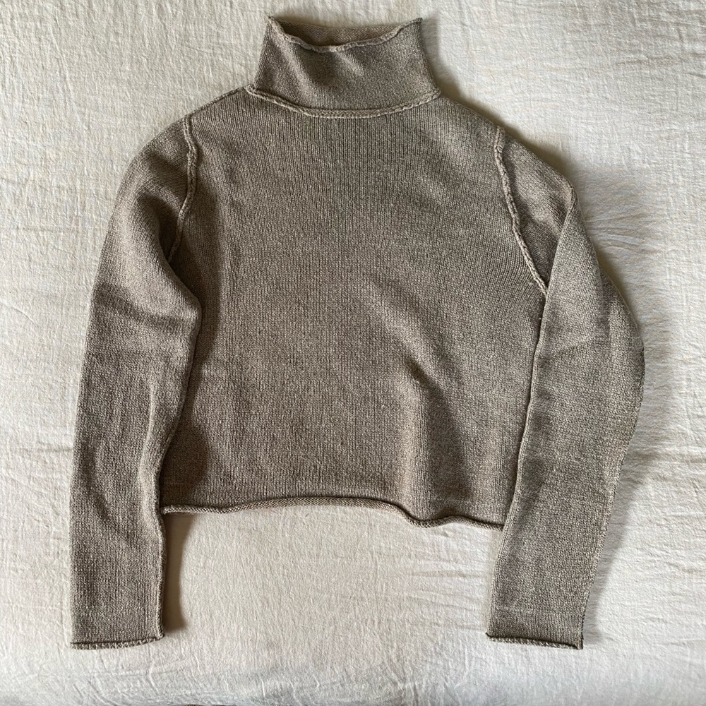 90s DKNY wool/silk sweater in size small-large